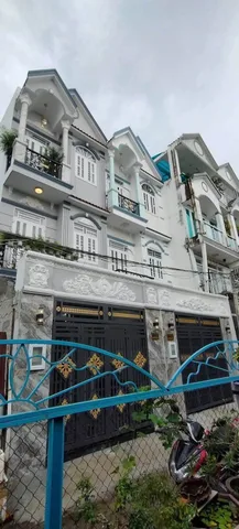 Nhà 3 tầng, hẻm xe hơi trung tâm Nhà Bè, hoàn công