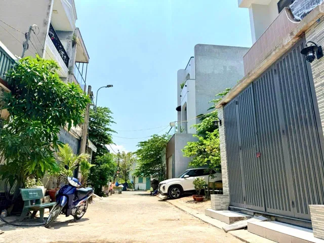 🚗 BÁN NHÀ 4 TẦNG - 50MV(4.3*12), HOÀN CÔNG, 4PN, 3WC - KHÔNG QH - NHÀ HẺM XE HƠI - GẦN KĐT ĐÔNG TĂNG LONG. P LONG TRƯỜNG, THỦ ĐỨC.(C)