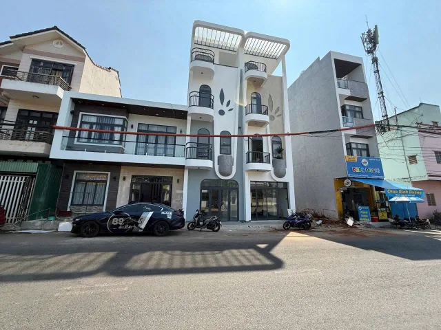 BÁN MẶT TIỀN LỚN PHẠM HÙNG