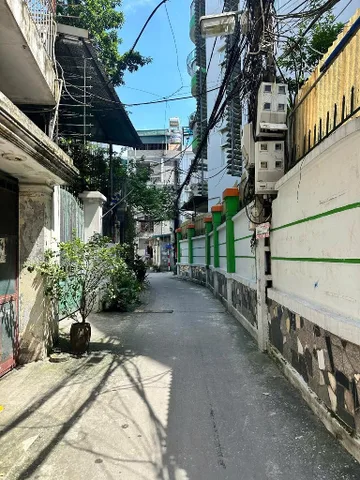 Nhà Bồ Đề thang máy ô tô