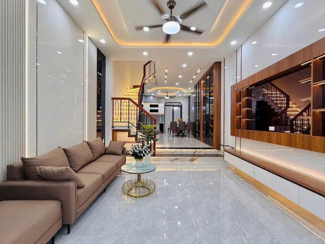 Nhà 51.2m² Phan Văn Trị, Bình Thạnh giá 2 tỷ 550. Xây 1 trệt 3 lầu, gần chợ. Hẻm 5m, sổ riêng