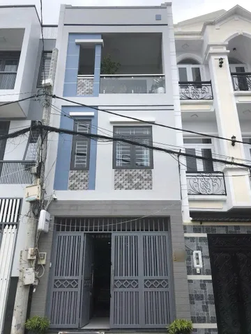 NHÀ 3 TẦNG SÁT MẶT TIỀN PHẠM VĂN ĐỒNG, DT 4x14m, HẺM XE HƠI FULL NỘI THẤT CAO CẤP CHỈ 8.6 TỶ!