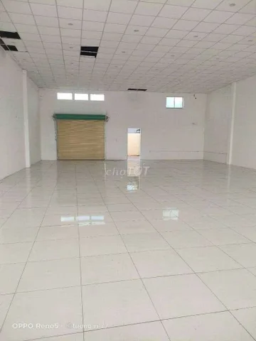mặt tiền Phạm Ngọc Thạch gần 300m