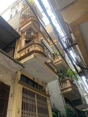 Cho Thuê Nhà Ngõ 120 Hoàng Hoa Thám 30M² 5 Tầng 4 Ngủ - Nội Thất CB - Giá Thuê 12tr