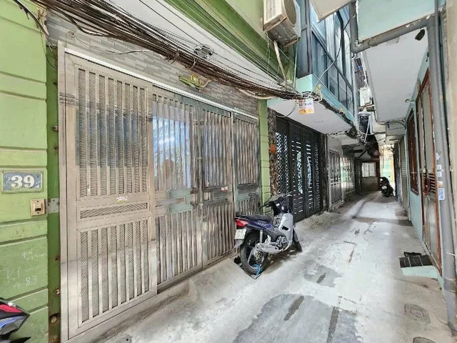 Nhỉnh 4 tỷ bán nhà tân mai 4 tầng dân xây ở ngay hoàng mai