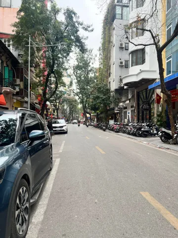 ☘️TOÀ NHÀ KHU CẦU GIẤY PHÂN LÔ - Ô TÔ TRÁNH CHẠY VÒNG QUANH - VỈA HÈ RỘNG KINH DOANH - LÔ GÓC THIẾT KẾ 9 TẦNG THÔNG SÀN + 1 TẦNG HẦM - PHÁP LÝ CHUẨN PCCC ĐẦY ĐỦ - ĐANG CÓ DÒNG TIỀN 250TR/THÁNG

- VỊ TRÍ ĐẮC ĐỊA GIAO THÔNG KẾT NỐI NHANH #LÊ ĐỨC THỌ #DƯƠN