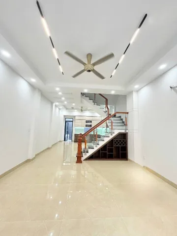 NHÀ 4 TẦNG ĐẸP,NGAY TRUNG TÂM PHƯỚC LONG B, QUẬN 9.DT76M2; 5 X 19;  4PN; 5WC...