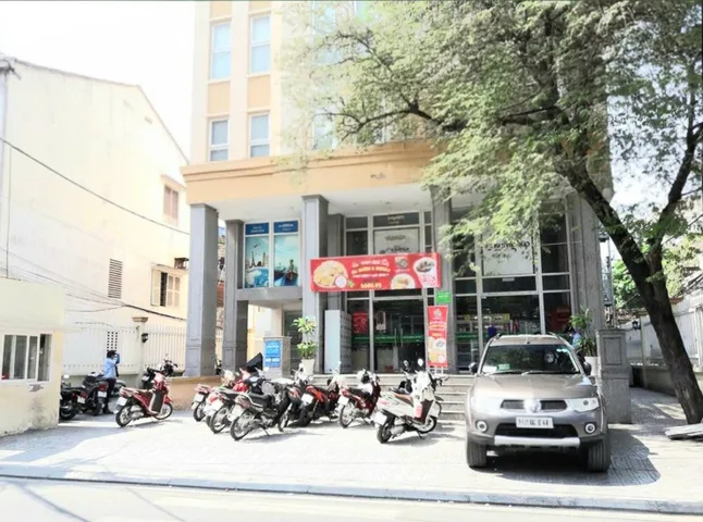 NGAY TRƯỜNG ĐH MARKETING - PHÚ NHUẬN - 4*15*2TẦNG - HẺM THÔNG - KHÔNG L.G.Q.H 
7Đ HƠN (294/2)

📞 Liên hệ xem ngay: 0902 106 911