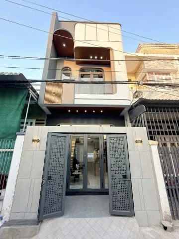Chủ ngộp cần bán gấp nhà ngay trung tâm chỉ 4tỷ850tr/105m2 ngay Tú Xương, Quận 3. SHR