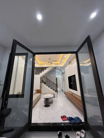 TRUNG VĂN – 30M – THANG MÁY – FULL ĐỒ -12,4ty