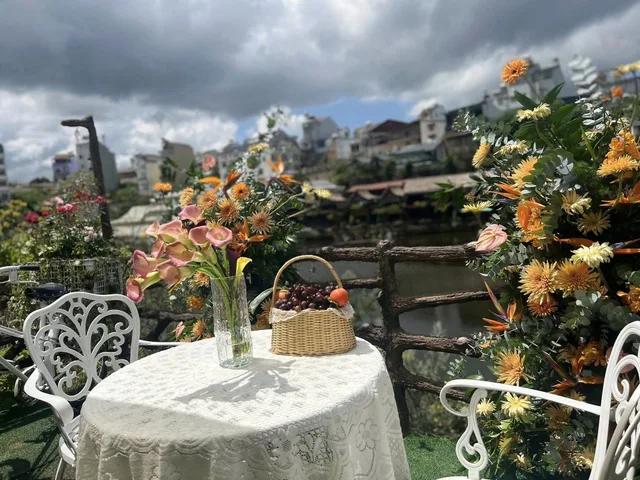 CHỦ SẮP XUẤT CẢNH NÊN CẦN SANG NHƯỢNG GẤP VƯỜN NHO VIEW HỒ – KINH DOANH NGAY TẠI Đà Lạt