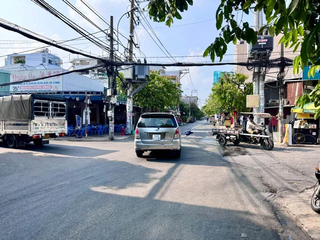 Bán Nhà 2 tầng đường Lê Văn Quới Bình Tân