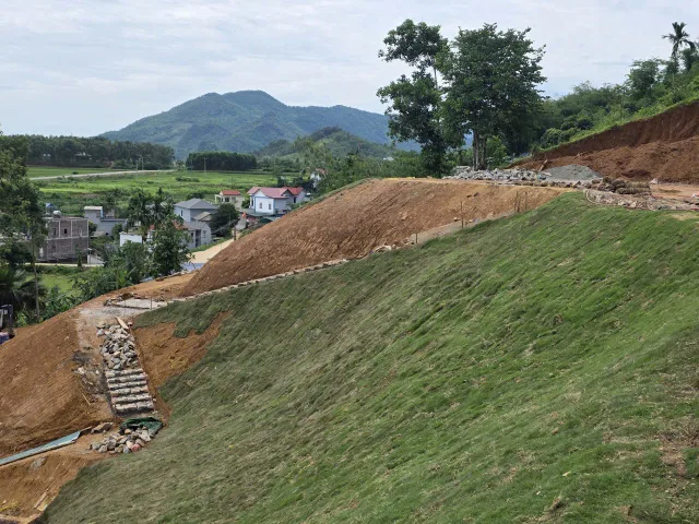 3310m - FULL THỔ CƯ (cực hiếm) - Lưng tựa núi - Toàn cảnh ruộng bậc thang
