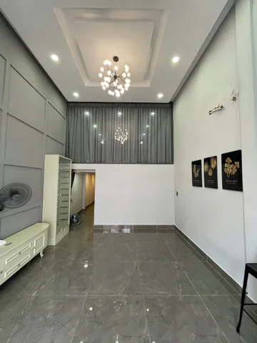 NGUYỄN TRÃI QUẬN 5 - VIEW MẶT TIỀN - GẦN NGUYỄN TRI PHƯƠNG - 5 PHÒNG NGỦ ĐẸP