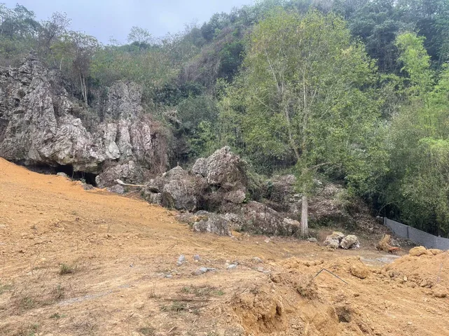 Chính chủ cần bán 2300m/400m ONT tại Lâm Sơn giá 6,5 tỷ bám sát núi đá rất đẹp để làm nghỉ dưỡng