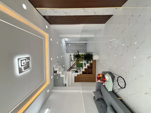 Nhà đẹp ngay Tên Lửa , Hẻm xe hơi - Có sân vườn , 40M2 - 3 tầng - 3 PN -Dọn vào là ở