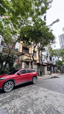 Nguyễn Hoàng ĐH Thương mại 32m, 5 tầng gần hồ hơn 6 tỷ.