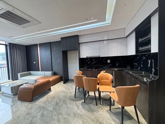Bán Nhà Sài Đồng 55m2 - 6 Tầng Thang Máy - Gara 2 Ô Tô  - Giá 16.x Tỷ