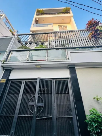Nhà Hai Bà Trưng - 61m2 đối diện chợ Tân Định Q3