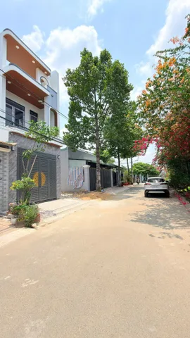 Nhà sổ riêng khu tái định cư gần ngã tư Bình Trị Dĩ An