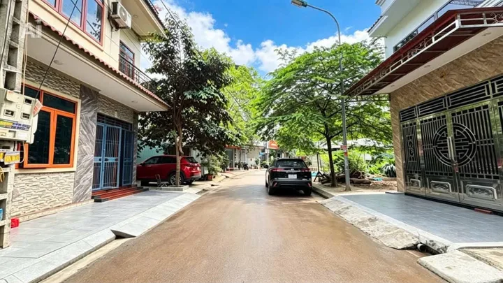 Cô ruột em nhờ bán 1 trong 2 lô đất tại trường FPT Hòa Lạc