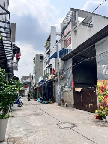 Bán nhà 2 Tầng, Hẻm ôtô Thông, DT: 69m² full thổ cư ngang 4,3m giá 6.7 tỷ tại Phường Bình Hưng Hòa
