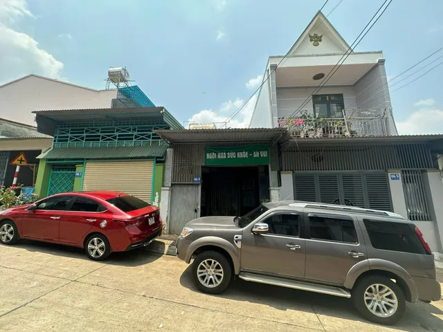 Nhà mặt tiền chợ EAtam kinh doanh khai thác ngay. 4,3x18 full thổ ce