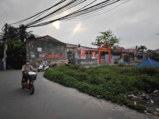 🏡 LÔ GÓC SIÊU ĐẸP – VỊ TRÍ ĐẮC ĐỊA THÔN 8 THỦY TRIỀU .l/h:076.231.9990 em Thúy 
📍 Nằm ngay khu dân cư đông đúc, tiềm năng phát triển mạnh
🔹 Diện tích: 62.5m²
🔹 Hướng: Tây & Nam – 2 mặt thoáng cực đẹp
🔹 Đường trước đất: rộng 4–5m, thông các ngả
🚗 Ô tô