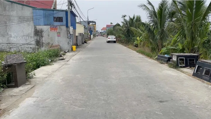 Bán lô góc 69 m mặt đường thôn gần 7 m . Khu dân cư đông đúc k lỗi.l/h:076.231.9990 e Thúy