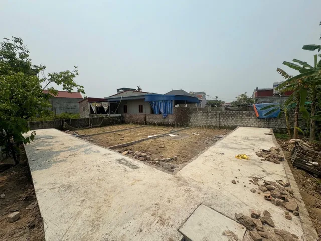 Bán 52.8 m Hoa Động ngõ ô tô . Lô lỗi lầm . 300m ra đến chợ .l/h:076.231.9990 em Thúy