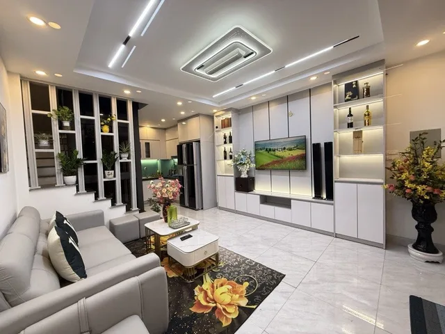 BÁN NHÀ [CỰC ĐẸP 6 TÂNG THANG MÁY] GIẢI PHÓNG - HOÀNG MAI