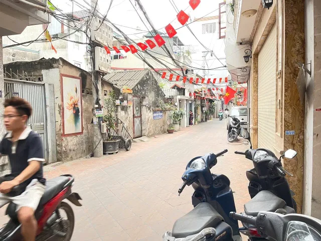 Bán nhà Hoàng Mai 30m² full thổ cư ngang 3.8m giá 8.75 tỷ tại Đường Hoàng Mai Phường Tương Mai 
(MUA/BÁN BĐS nhắn tin Zalo 0862299066)