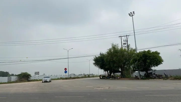 Ace mua lô đất siêu đẹp tại nội bài này, ko có gì đắn đo cả, gần sân bay nội bài, đường ô tô tránh