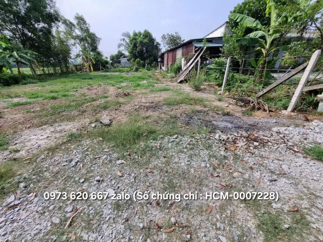 (S902) Đất xã Trung Lập Hạ, dt 348m2, thổ cư 243m2, giá 2 tỷ 080