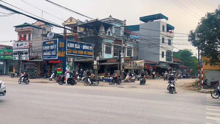 100m FULL Thổ, View Sân bóng, sát TOMODACHI làng Mít, gần QL21, Trục chính 3 oto,gần ĐHFPT