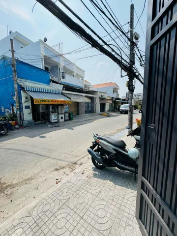 + Bán nhà 84m² 4m x 22m x 2Tầng giá : nhỉnh 9.tỷ  tại Đường Sinco ,P an lạc