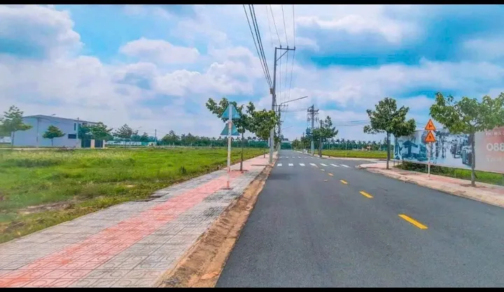 Cần bán 1 lô 75 m2 sổ sẵn KDC Nam Long 3 phường Long Nguyên