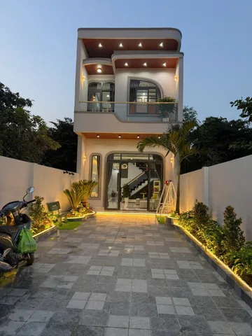 Bán nhà gần chợ Đình, có sân vườn
