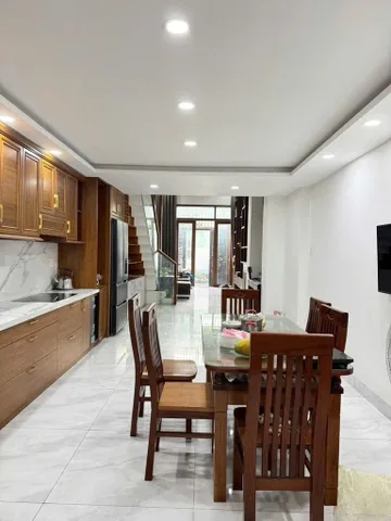 Nhà 73m2 3 tầng đường Tam châu.hẻm xe hơi đậu cửa.giá 7ti150