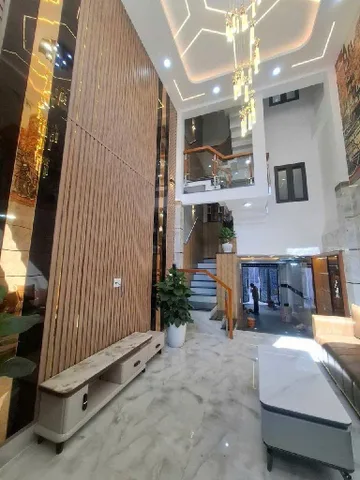 NHÀ MỚI ĐANG HOÀN THIỆN - SẴN KẾT CẤU - VỀ Ở LIỀN
