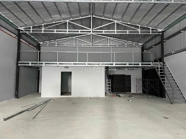 Xưởng mới xây gần Thành Phố Mới, Dt 13,4x30m (có văn phòng,gác)