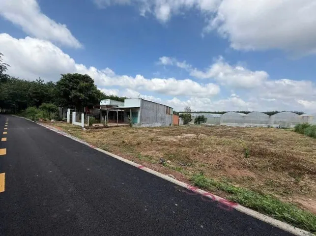 Bán đất 360m² có sẵn 100m² thổ cư ngang 8m giá 430 triệu tại Xã Phước Thành 084