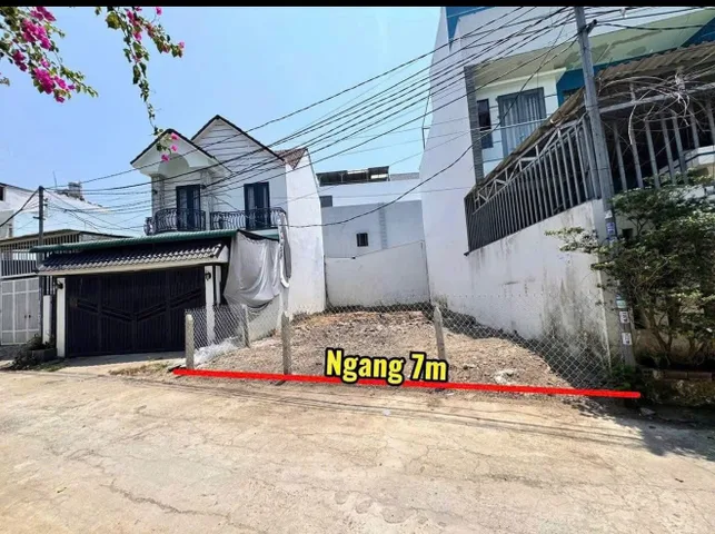 Vĩnh Châu Vĩnh Hiệp (phường Tây Nha Trang)
Giáp KDT Mỹ Gia🌅
diện tích 98,8m ngang 7 vuông vức
Đường oto khu dân cư đông
Giá : 3tỷ