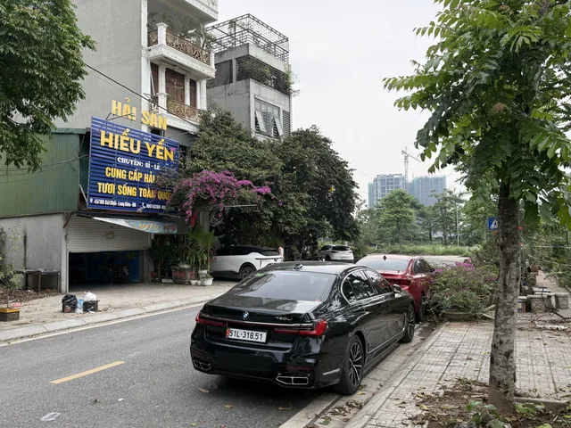 Bán nhà 77.3m² có sẵn 75.5m² thổ cư ngang 4.2m giá 27.9 tỷ tại Đường Bát Khối Phường Long Biên