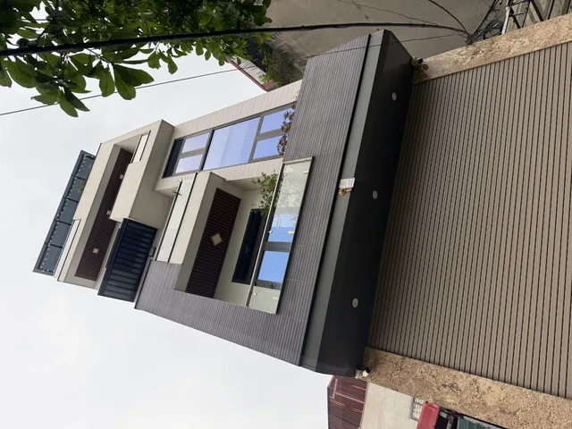 Bán nhà 75.5m² có sẵn 75m² thổ cư ngang 4.2m giá 29.5 tỷ tại Đường Bát Khối Phường Long Biên