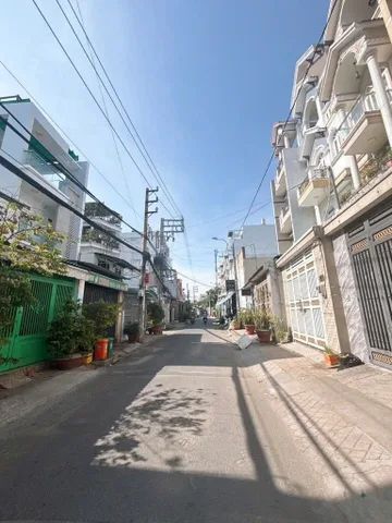 Bán nhà 75m² 4.5m x 17m x 3 tầng giá 7.8 tỷ Đường Hương lộ 2 Phường Bình Trị Đông