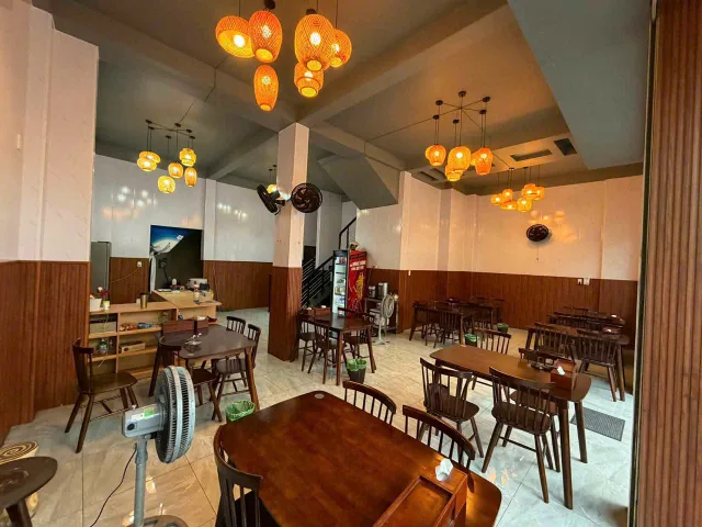 Cho thuê nhà 2 tầng mặt tiền  Trần Cao Vân , Thanh Khê - gần Lê Độ