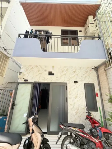 Nhà bán bạch đằng 2 tầng sổ hồng riêng, gần hàng xanh, chợ bà chiểu