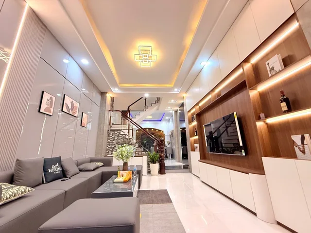 Bán nhà Thạnh Xuân 38, Quận 12, DT 4x13.3m, 4 tầng, 4PN, full nội thất cao cấp, hẻm ô tô thông. Sổ hồng riêng, hoàn công đủ, dọn vào ở ngay.