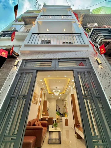 Cực hiếm 4 tỷ 100 nhà 49m2 đường Hoàng Việt, P4, Tân Bình. Xây 3 tầng, sổ riêng